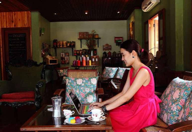 Отель Cafe De Laos Луангпхабанг Экстерьер фото